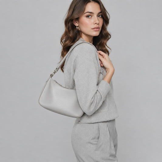 Modelo usando Bolso de Hombro Monelle Gris