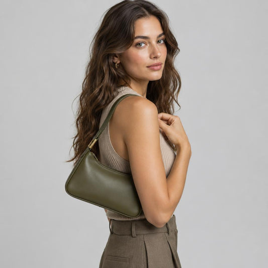 Modelo usando Bolso de Hombro Monelle Oliva